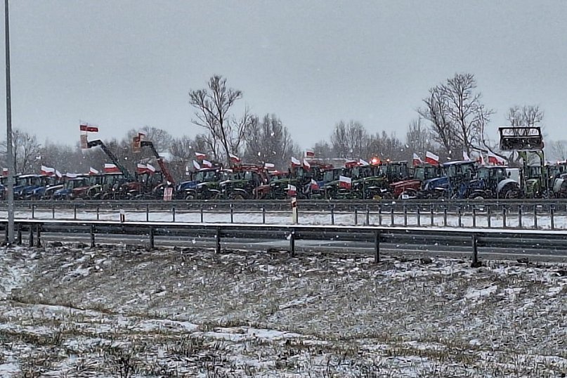 Protest rolników w okolicach Dłużniewa