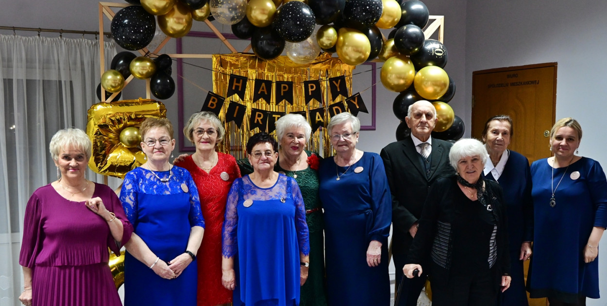 Płońskiemu klubowi seniora i samym seniorom w nim zrzeszonym oraz opiekunom, jak i sympatykom życzymy wszystkiego, co najlepsze [fot.: Marta Jankowska]