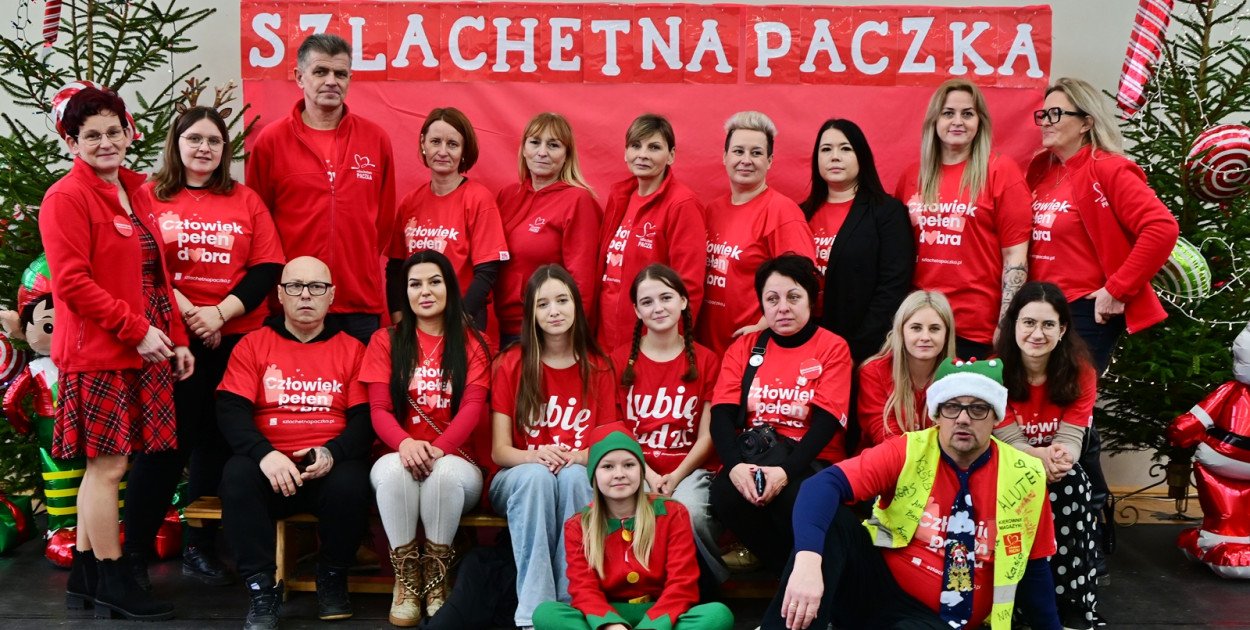 Wolontariusze przez bardzo duże \'W\' spod znaku \'Szlachetnej Paczki\' [fot.: Marta Jankowska]