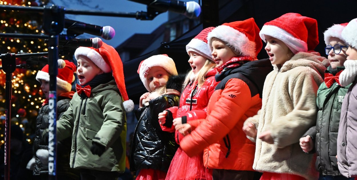 Jak miejska Wigilia to i występy sceniczne dzieci [Fot.: Marta Jankowska]