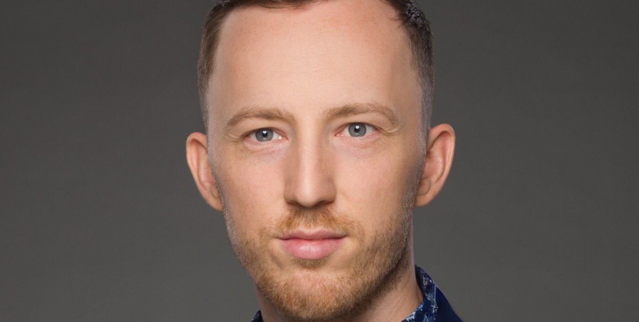 Adwokat Damian Kowalski współpracuje z naszą redakcją w kontekście porad i wyjaśniania zagadnień prawnych