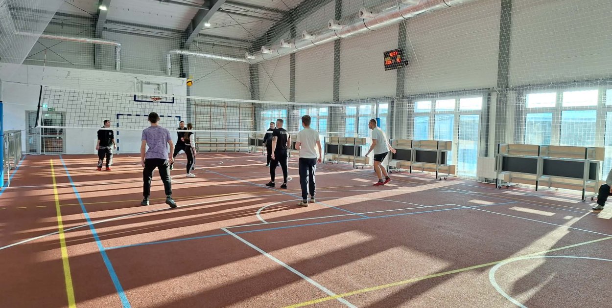 Uczniowie ZS w Czerwińsku wreszcie mogą ćwiczyć w nowej hali