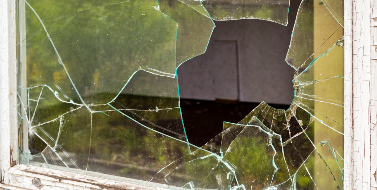 Przyznał się do włamania do opuszczonego zakładu i kradzieży