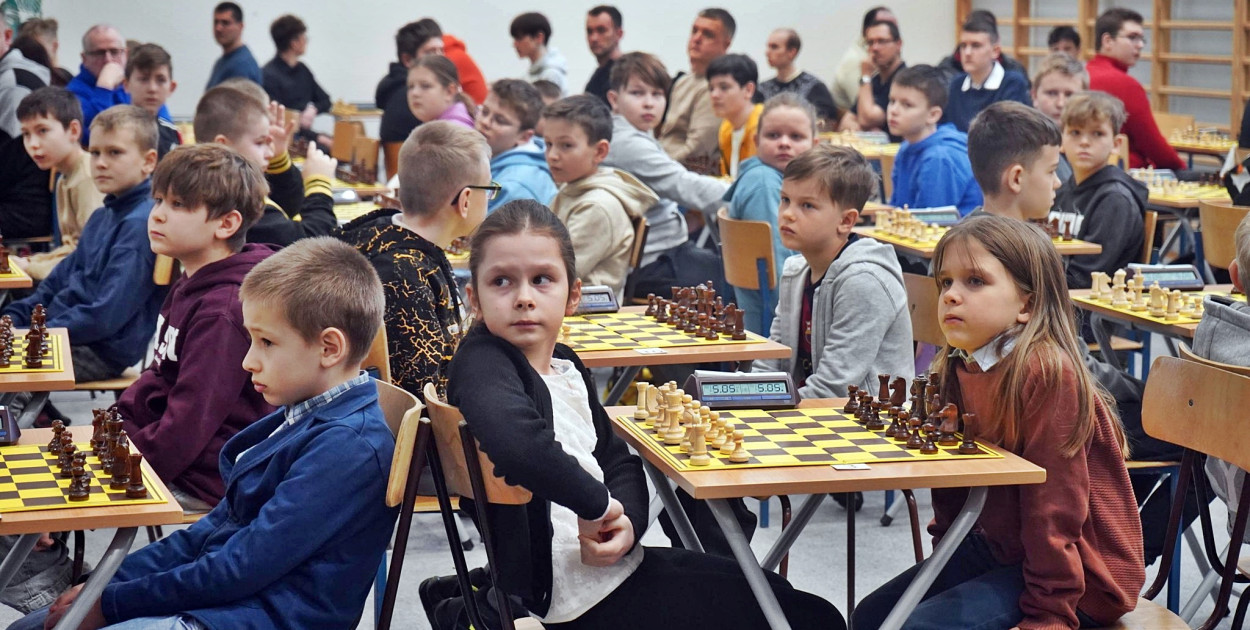 Pasjonaci szachów rywalizowali w powiatowym turnieju