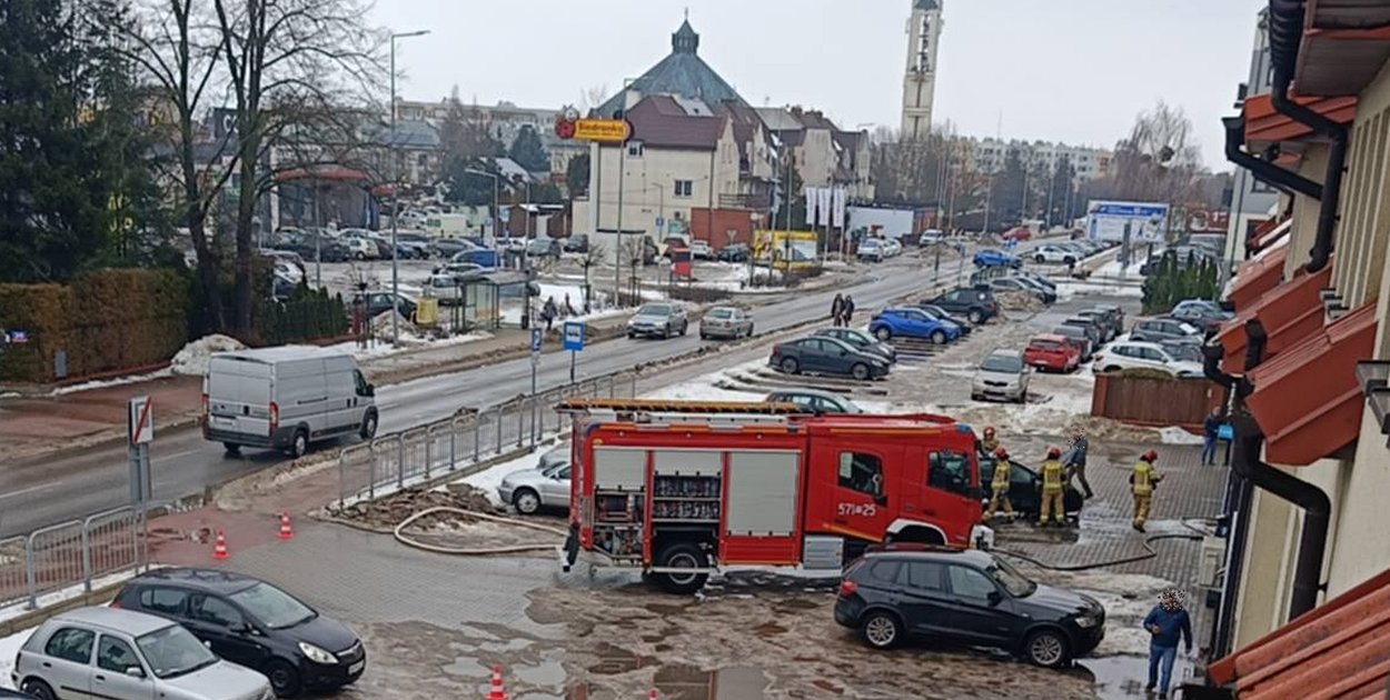 Strażacka interwencja przy ulicy Młodzieżowej