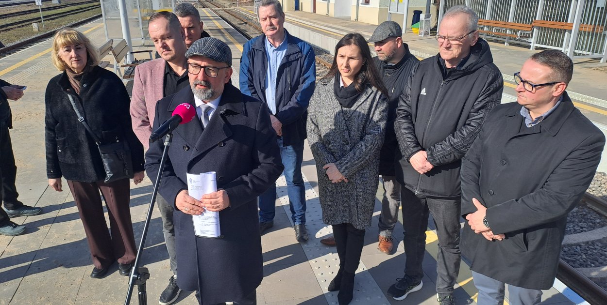 Dzięki rozwojowi kolei otwiera się okno na świat - senator Bieńkowski w Płońsku