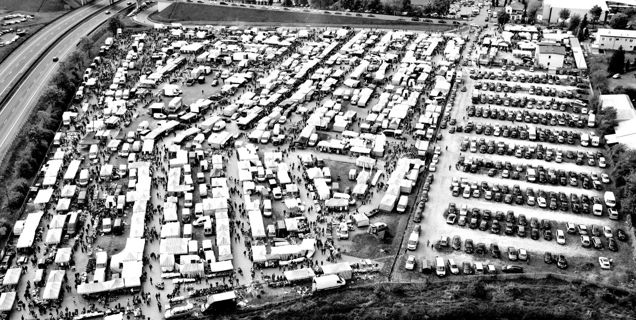 Kieszonkowcy grasują po miejskim targowisku! Pięć osób okradzionych